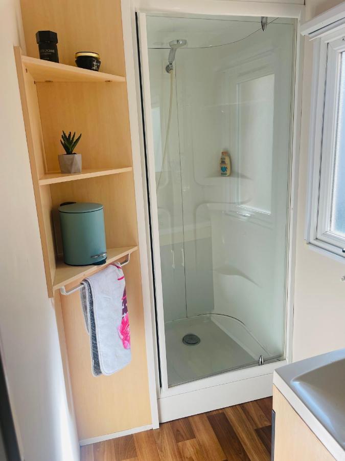 Mobil Home 8 Personnes Camping L'Elysee Vagues Oceanes Le Grau-du-Roi Exterior foto